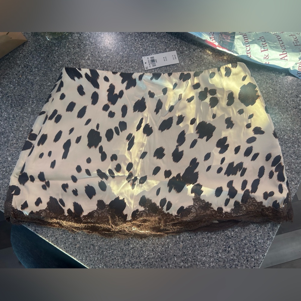 Abercrombie & Fitch Cream and Brown Animal Print Mini Skirt with Lace Trim - Picture 4 of 4